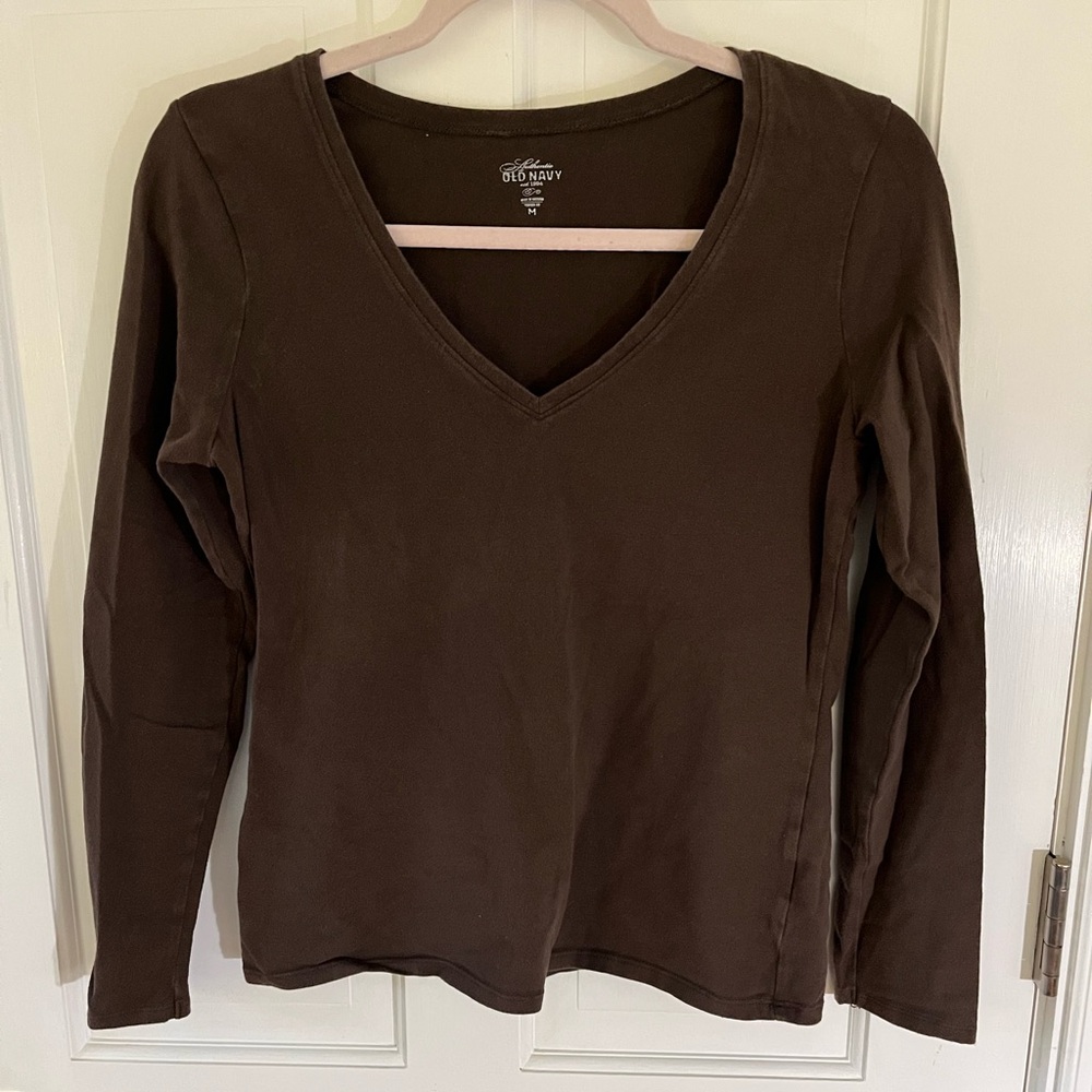 🎁Free with Purchase!🎁 Old Navy Brown VNeck Size Medium